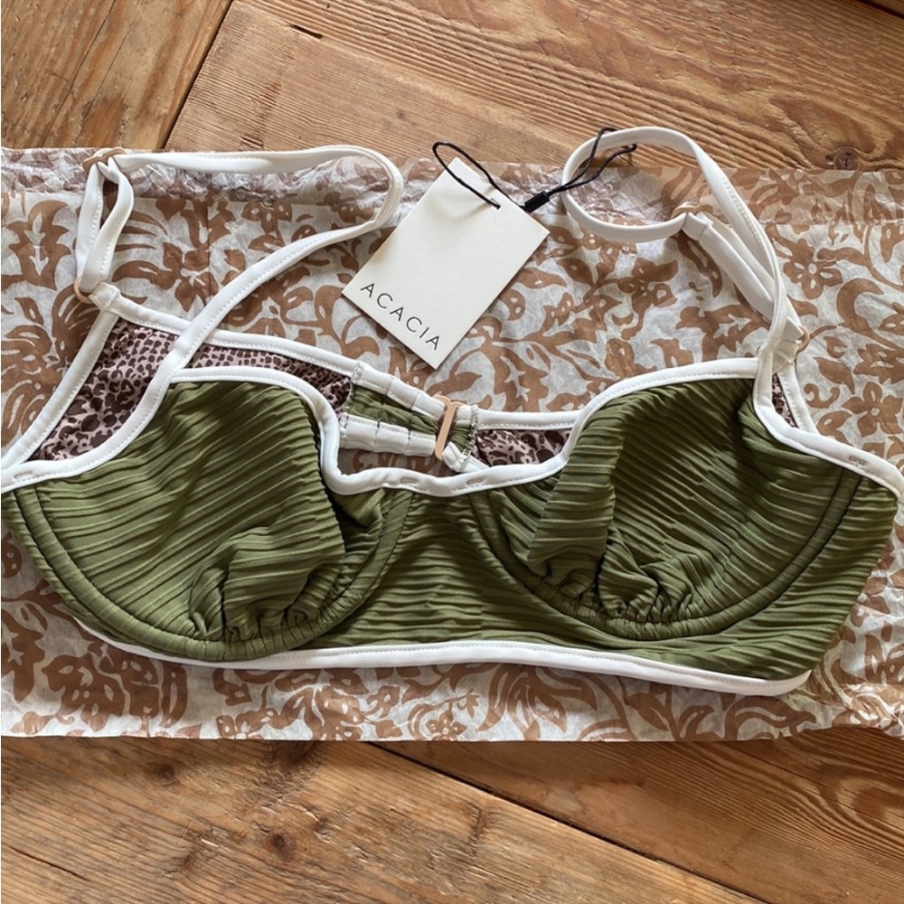 NWT Fall 23 Acacia Sadie Piped Dual Rib top